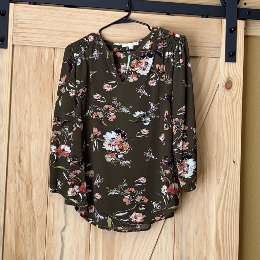 Fun2fun Kenmore Split Neck Blouse Fun2fun Kenmore Split Neck Blouse